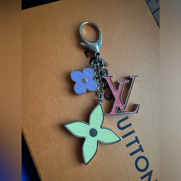 Louis Vuitton bijoux Fleur Charm - Picture 1 of 4